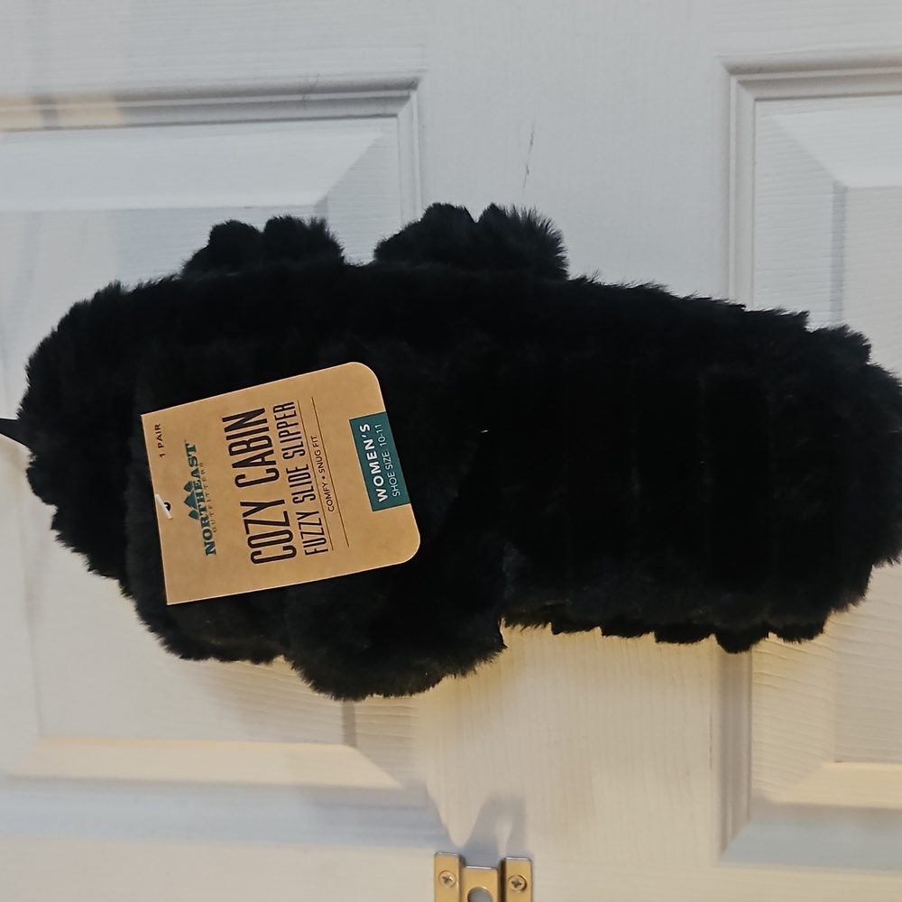 Northeast Outfitters Women’s Cozy Cabin Fuzzy Slides: BLACK: NWT: SZ L/XL